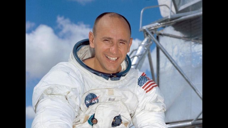 Astronaut Alan Bean: Moonwalker, Skylab Commander, Artist
