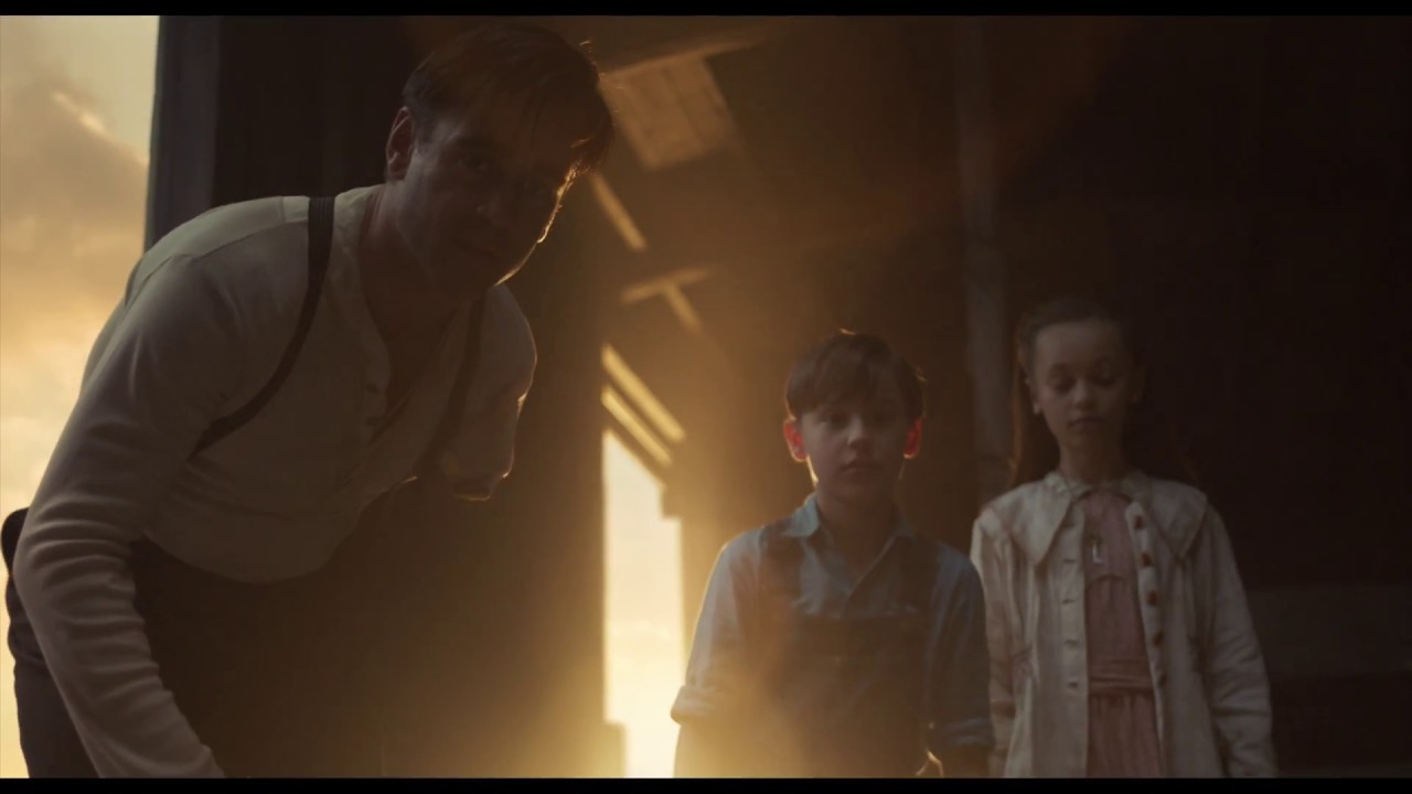 Tim Burton’s DUMBO Movie Trailer (4K Ultra HD)