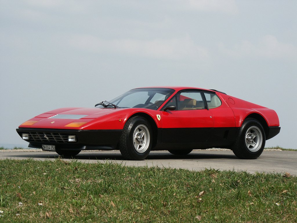 World Record: 56-yr-old Ferrari Sold For a Whopping Amount !!