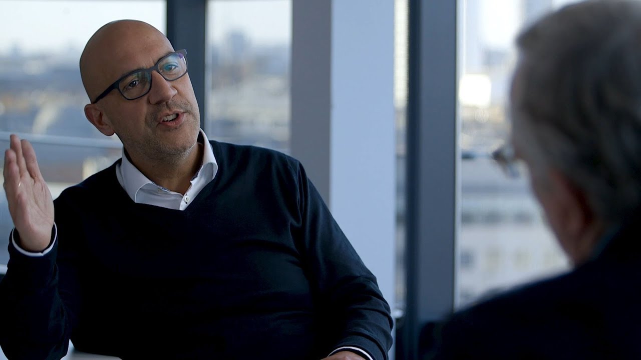 Six paradoxes of leadership: strategic executor