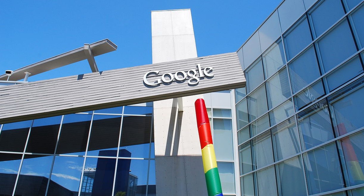 Why Google Decided To Charge Device Makers For Play Store In Europe?