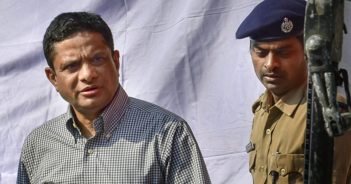 Kolkata Police Commissioner questioned by CBI in Shillong