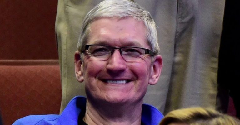 How Much Money Apple CEO Tim Cook Has Earned In 2018?